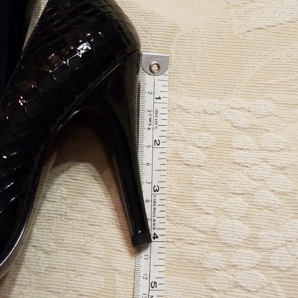Jessica Simpson black pumps - Picture 4 of 6